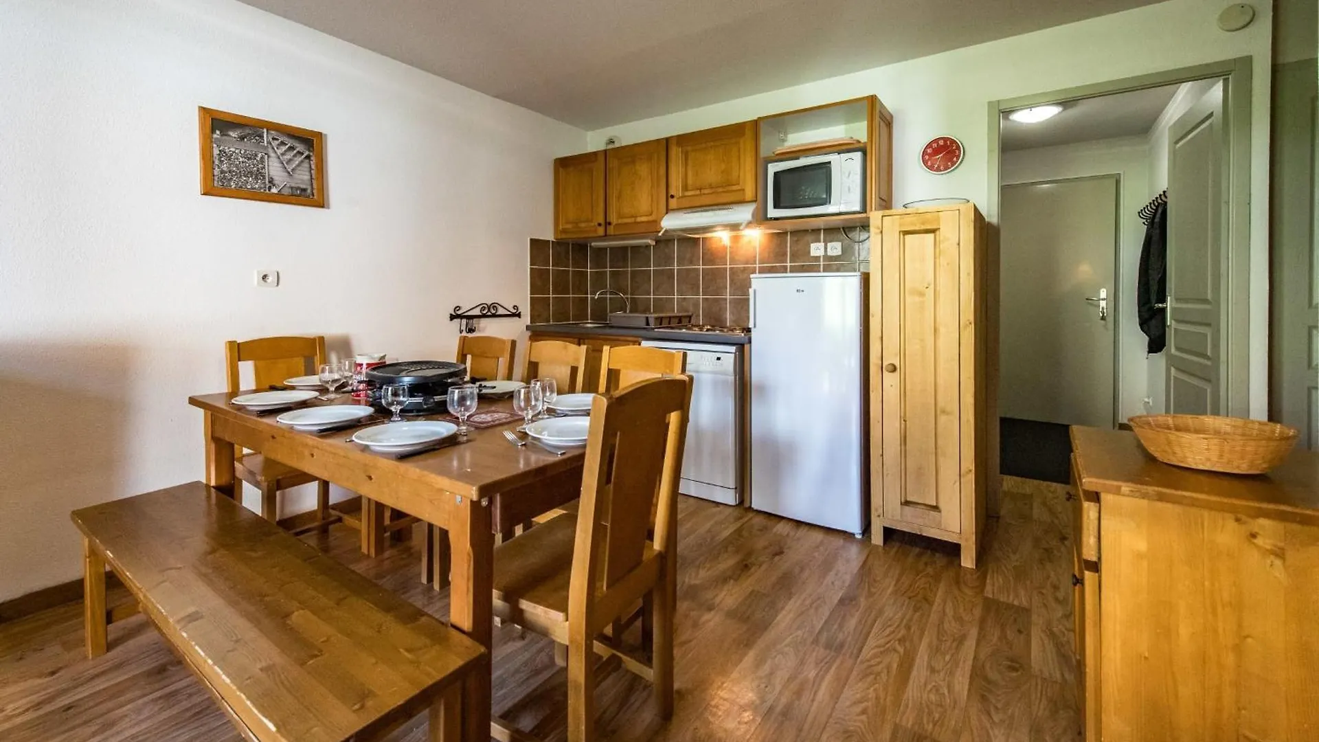 Apartment For 6 To 8 People In Albiez-Montrond 5-Min Walk From The Slopes فرنسا