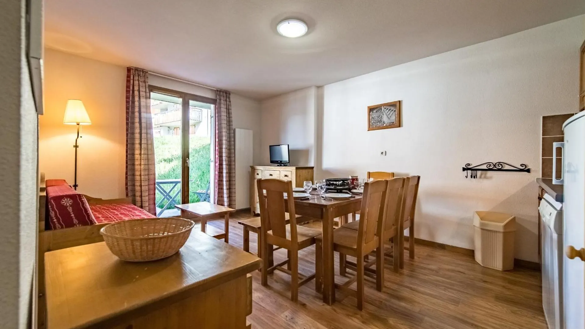 Apartment For 6 To 8 People In Albiez-Montrond 5-Min Walk From The Slopes فرنسا