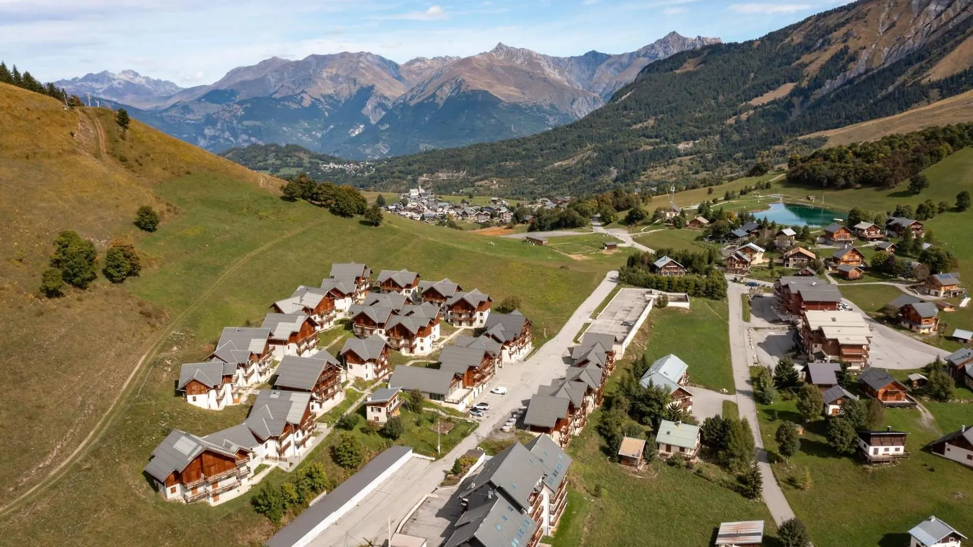 Apartment For 6 To 8 People In Albiez-Montrond 5-Min Walk From The Slopes
